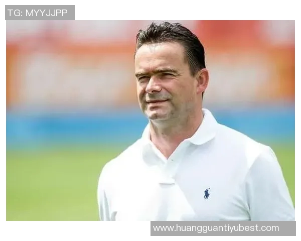 阿贾克斯再度寻求奥维马斯回归担任技术总监的可能性